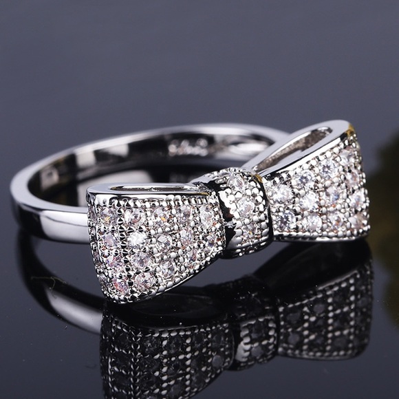 Yukon Decorations Jewelry - Classic Sparkle Bow Ring